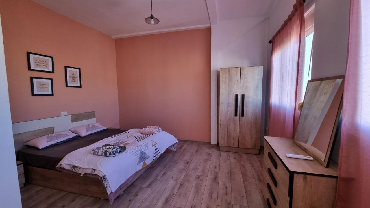 Sky Apartament. Bllok District Appartamento *